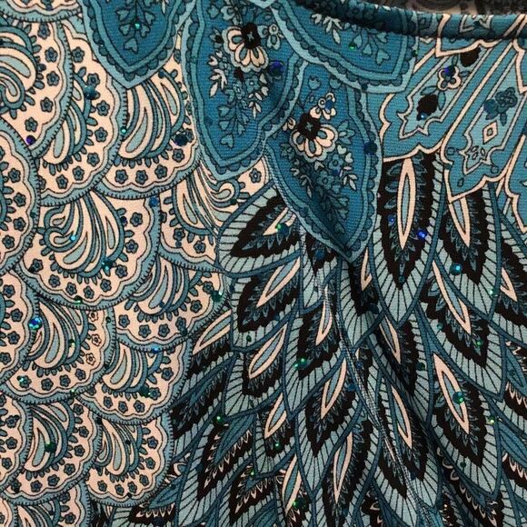 Blouse by S Levine Beautiful sparkling blue and green rhinestone Size small￼￼ - Picture 3 of 6